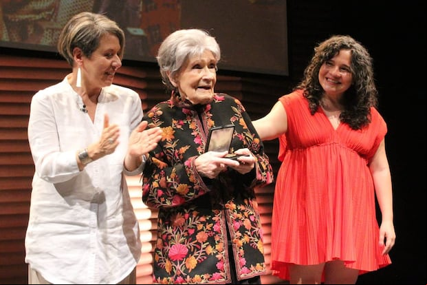 En abril del 2022, Ana Ofelia Murguía recibió la Medalla Bergman en la UNAM (Foto: Cátedra Bergman / Twitter)