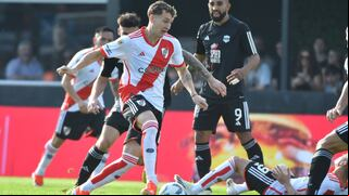 ¡Pierden la opción de ser punteros! River fue derrotado 0-2 por Riestra en la Liga Profesional
