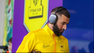 Benzema, del cielo al infierno: cierra sus redes sociales ante duras críticas