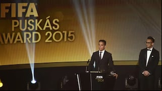 ¿Qué llevó al ganador del Puskás que derrotó a Messi, a querer vender su galardón?