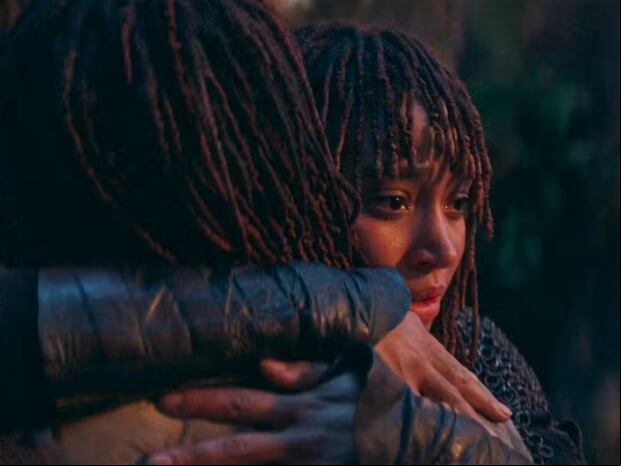 Mae y Osha abrazándose en el final de la serie “Star Wars. The Acolyte” (Foto: Disney Plus)