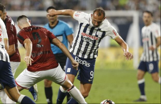 Hernán Barcos fue suplente en el empate a un gol entre Alianza Lima vs. Melgar. (Foto: GEC)