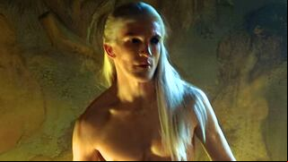 “House of the Dragon”: por qué Aemond Targaryen aparece desnudo en el burdel