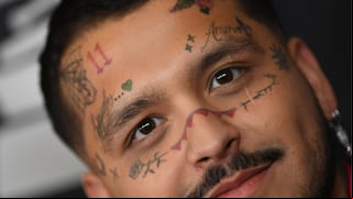 El gesto de Christian Nodal que indicaría que ¿no olvida a Cazzu?