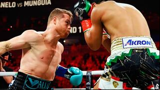 ¡Por decisión unánime! ‘Canelo’ ganó frente a Munguía en noche de boxeo en Las Vegas