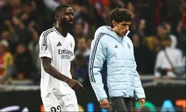 Solo Rüdiger y Vallejo quedan disponible para la zaga del Real Madrid. (Foto: Getty Images)