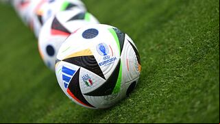 En la Eurocopa, solo capitanes podrán acercarse al árbitro: ¿qué pasará si el resto protesta?