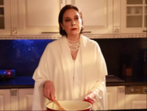 Ayda Aksel interpretó a Azize en "Hercai: amor y venganza" (Foto: Med Yapim)
