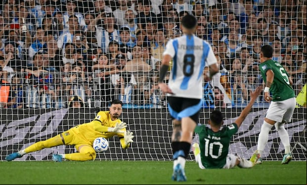Guillermo Viscarra, internacional con Bolivia, será nuevo portero de Alianza Lima. (Foto: AFP)