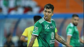 El calvario de Firmino en Arabia: lo ‘borraron’, no marca hace 5 meses y busca refugio