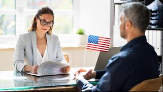 Citizenship exam in english: how many questions do you need to answer correctly to ?