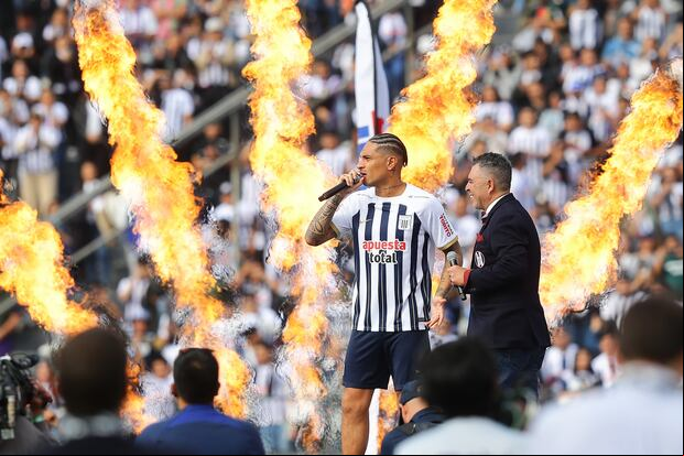 Paolo Guerrero es presentado en Alianza Lima. Fotos Jesús Saucedo/@photo.geg