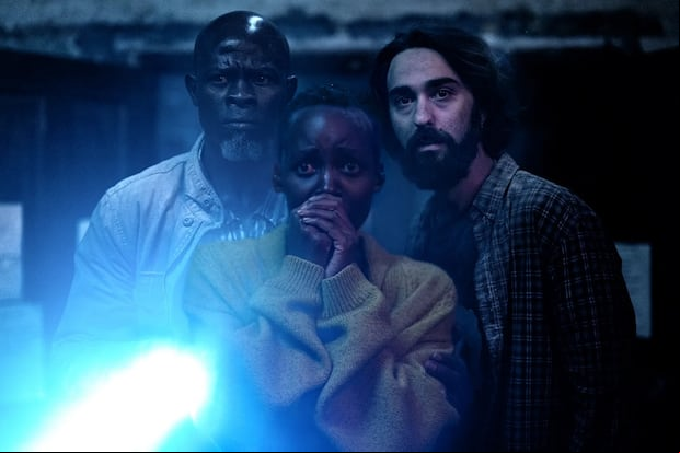 Djimon Hounsou como Henri, Lupita Nyong'o como Sam y Alex Wolff como Ruben en la película "A Quiet Place: Day One" (Foto: Paramount Pictures)