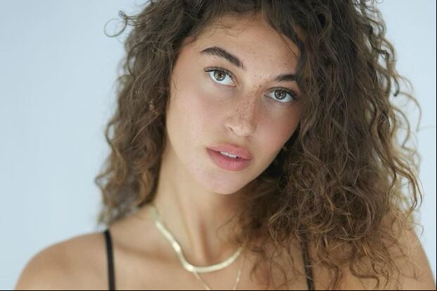 La reina de belleza no duda en responder a quienes la cuestionan por no saber hablar español perfectamente (Foto: Mariana Downing / Instagram)