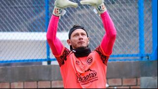 “Espero que no sea por nacionalidad”: Penny y su crítica hacia el arbitraje ante Lanús