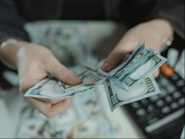 El valor de los billetes de dólares en el mercado dependen de varios factores (Foto: Pexels)
