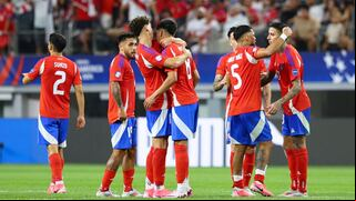 Gareca y las claves tácticas de Chile: los líos defensivos, la falta de gol y el efecto que genera Vidal
