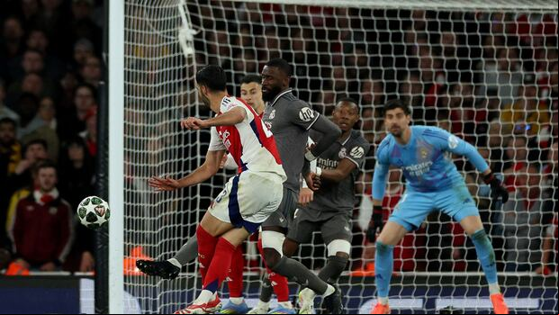 Declan Rice fue la figura en el Arsenal vs. Real Madrid, por la ida de cuartos de final de la Champions League. El mediocampista inglés marcó dos golazos de tiro libre. (Foto: AFP)