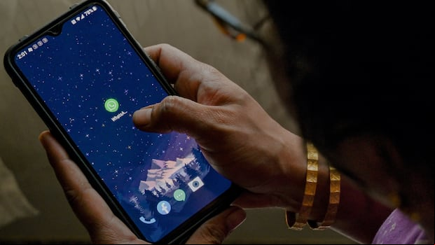 Here's how to find someone on WhatsApp. Check out all the possible methods in this article. (Photo: AFP)