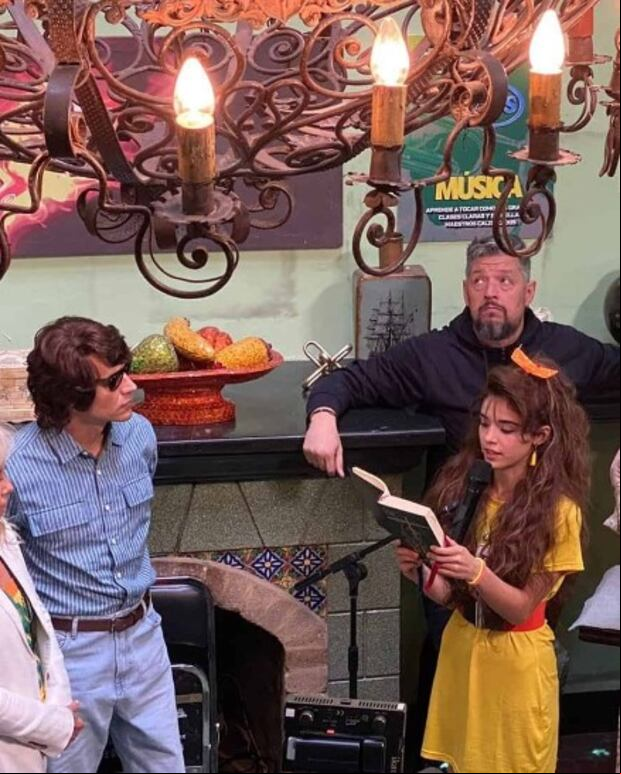 Regina Villaverde durante las grabaciones de la serie "Ellas soy yo" (Foto: laverdadnoticias/Instagram)