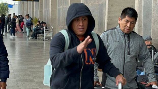 Christian Cueva llegó a Cusco este lunes 6 de enero en horas de la mañana. (Foto: Juan Sequeiros)