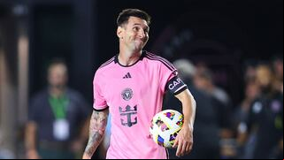 Sonríe la pelota: Lionel Messi volverá a jugar este sábado tras dos meses sin fútbol