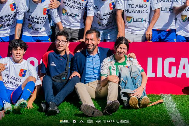 Paul Cominges en el día en que Alianza Universidad logró el ascenso. (Foto: Alianza Universidad)