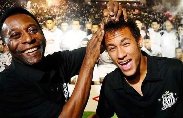Al igual que Pelé, Neymar brilló esplendorosamente en el Santos de Brasil (Foto: El Universo)