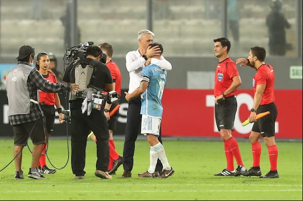Nunes y Yotún poniendo fin a las especulaciones luego del triunfo en Lima contra The Strongest. (Foto: GEC)