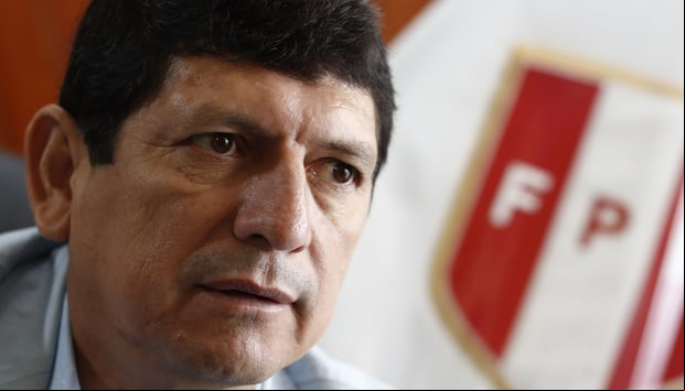 Agustín Lozano es el actual presidente de la FPF. (Foto: FPF)