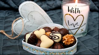 Los regalos más populares que regalan por el Día de San Valentín en Estados Unidos