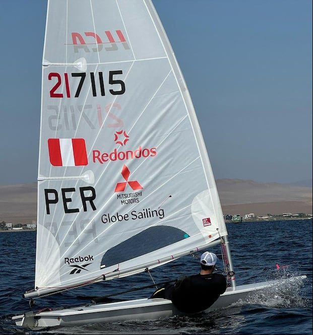 Los auspiciadores en el bote de Stefano Peschiera. (Foto: IG de Peschiera)