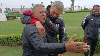 ¡Un abrazo con ‘garra’! ‘Puma’ Carranza y ‘Chemo’ del Solar tuvieron emotivo reencuentro
