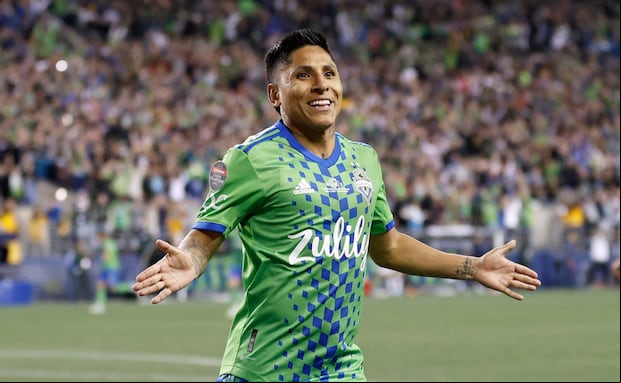 Raúl Ruidíaz estaría cerca de volver a Universitario. (Foto: AFP)
