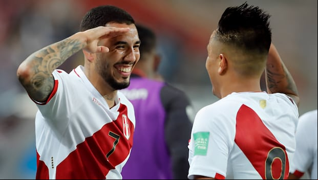La última vez que Perú recibió a Chile en Lima, se impuso por 2-0 en octubre de 2021. (Foto: Getty Images)
