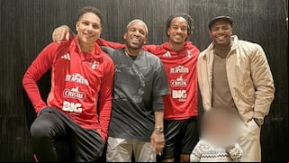 Farfán llegó a la concentración de la Selección Peruana: “Visitando a mis galácticos”