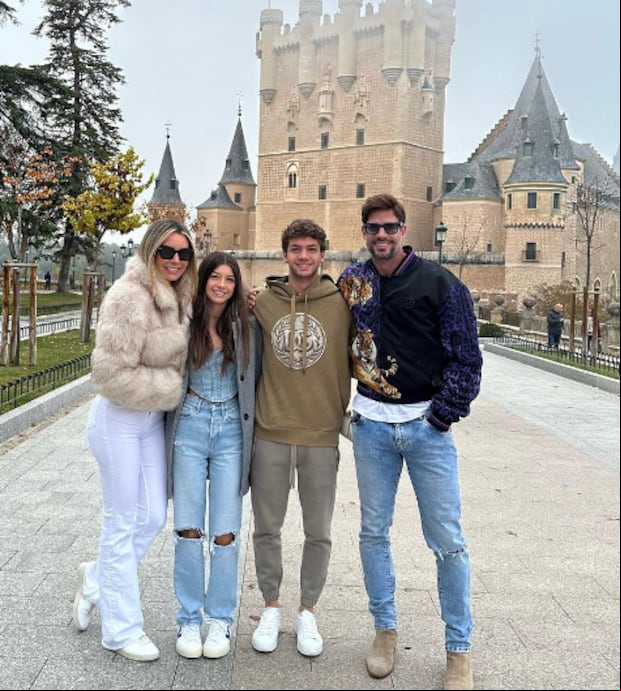La familia de William Levy y Elizabeth Gutiérrez (Foto: Elizabeth Gutiérrez / Instagram)