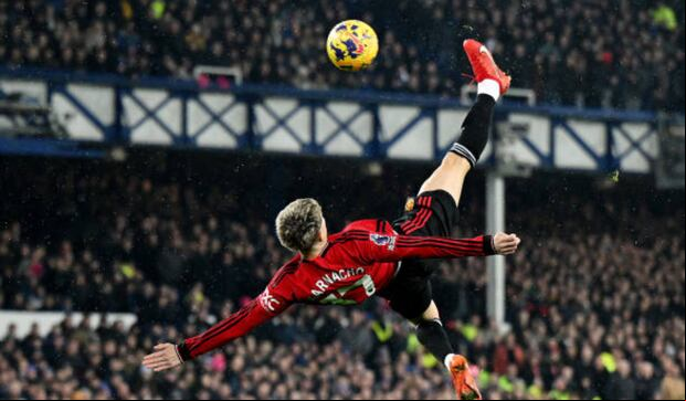 Alejandro Garnacho marcó de chalaca en Manchester United. (Foto: Getty Images)