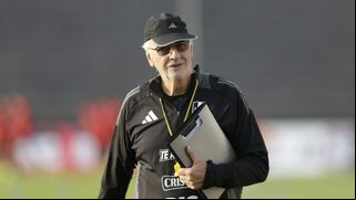 “La oncena está, prácticamente, definida”: Fossati sobre alineación que usará Perú y las ansias del debut