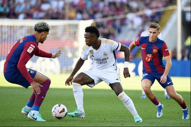 Real Madrid y Barcelona se enfrentan por la final de la Supercopa de España. (Foto: AFP)