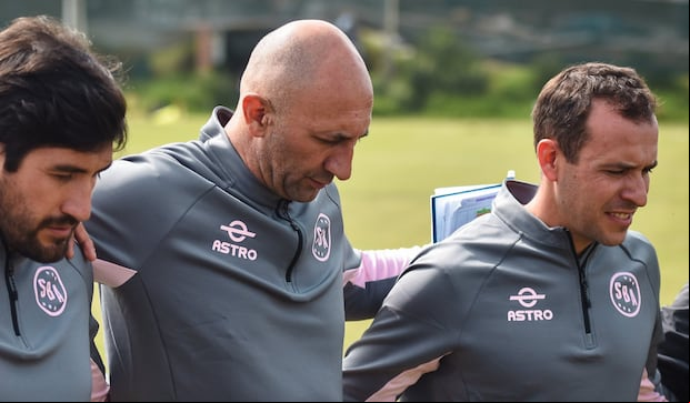 Cristian Paulucci en su primer entrenamiento como DT de S. Boys. (Foto: Sport Boys)