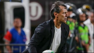 “Jugó 98 minutos hace tres días, viene de una seguidilla”: la explicación de Fabián Bustos a la suplencia de Álex Valera en Universitario