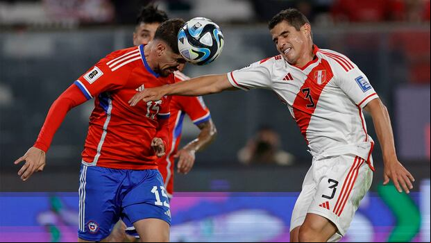Perú y Chile se enfrentan este viernes 15 de noviembre por Eliminatorias. (Foto: AFP)
