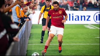 Claudio Pizarro disputó la Beckenbauer Cup por los 125 años del Bayern Múnich