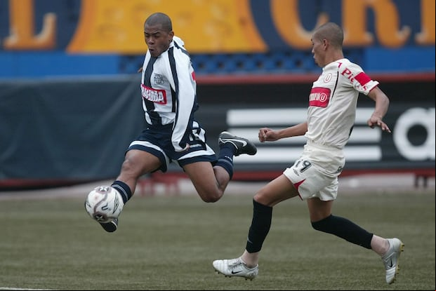 Aguirre empezó su carrera jugando en Alianza Lima, donde ganó seis campeonatos nacionales. (Foto GEC Archivo)