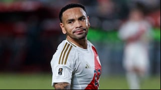 ¿Es duda ante Argentina? Alexander Callens no completó sesión de entrenamientos