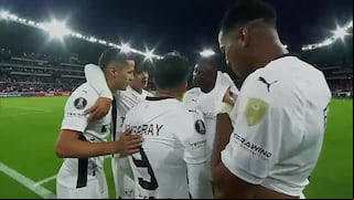 ¡Aumentó la ventaja! Gol de Alzugaray para el 2-0 de LDU ante Universitario