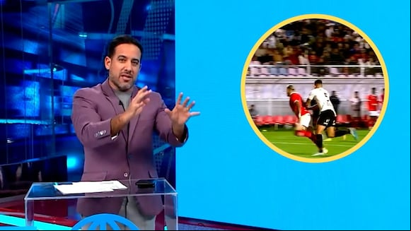 Del Portal sobre polémica jugada entre Di Benedetto y Garcés: “No es penal, no pidamos falta por todo”