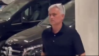Mourinho explotó contra árbitro del Sevilla vs. Roma: “Eres una p*** vergüenza”