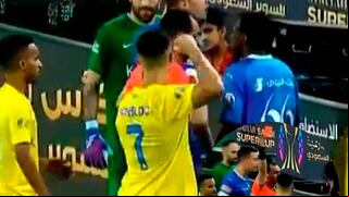 ¡Amagó con pegarle al árbitro! Expulsión a Cristiano Ronaldo con Al Nassr y polémica en Arabia
